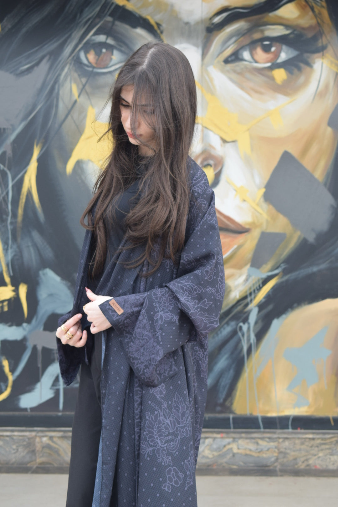 Très Femme; Midnight Charcoal