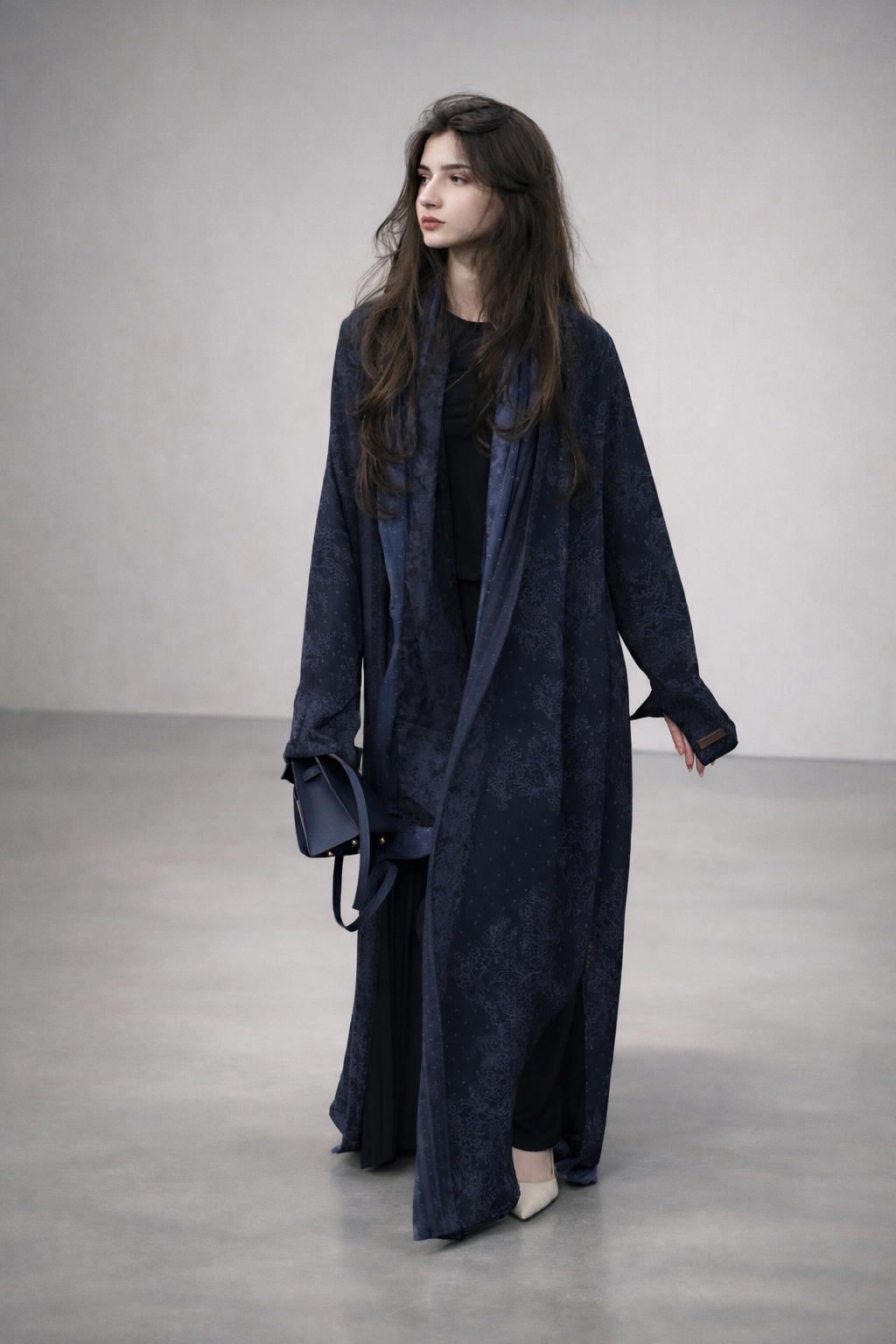 Très Femme; Midnight Charcoal