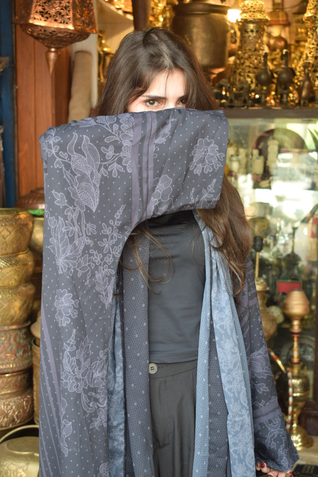 Très Femme; Midnight Charcoal (BISHT)